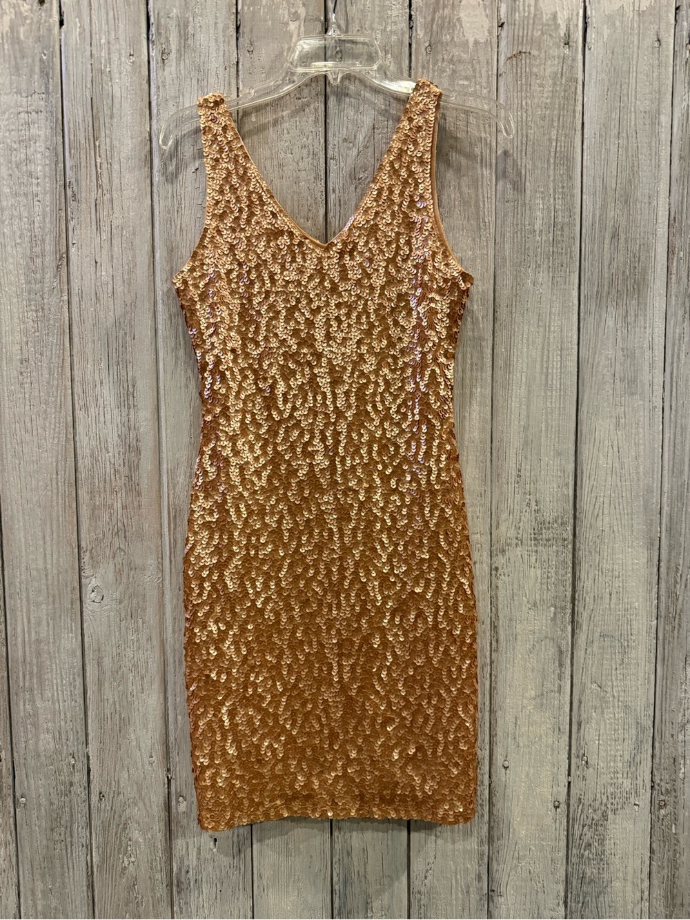 Pretty Guide Sleeveless Sequin Midi Dress in Gold
